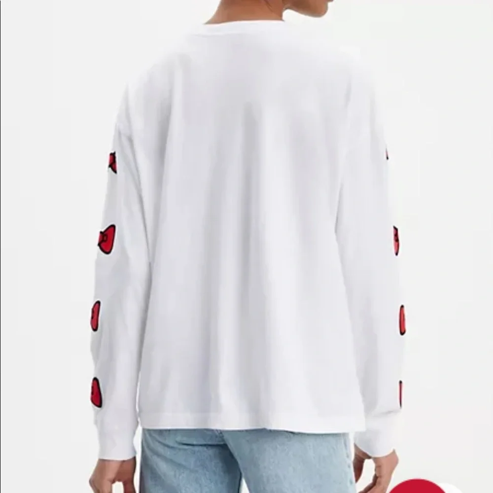 NWT women’s Levi’s x hello kitty top - Picture 2 of 10